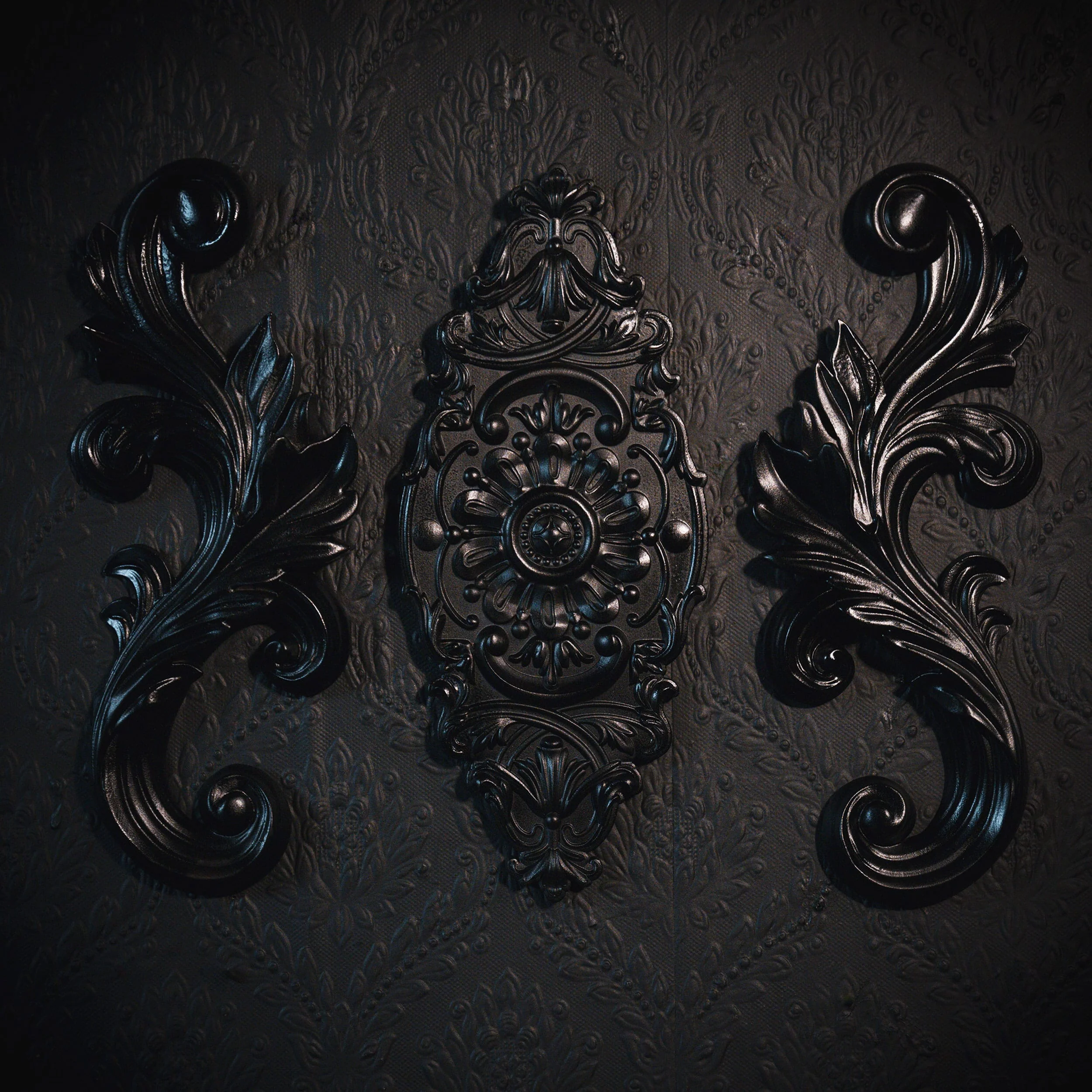 Reign - Baroque Wall Plaque - Image 6