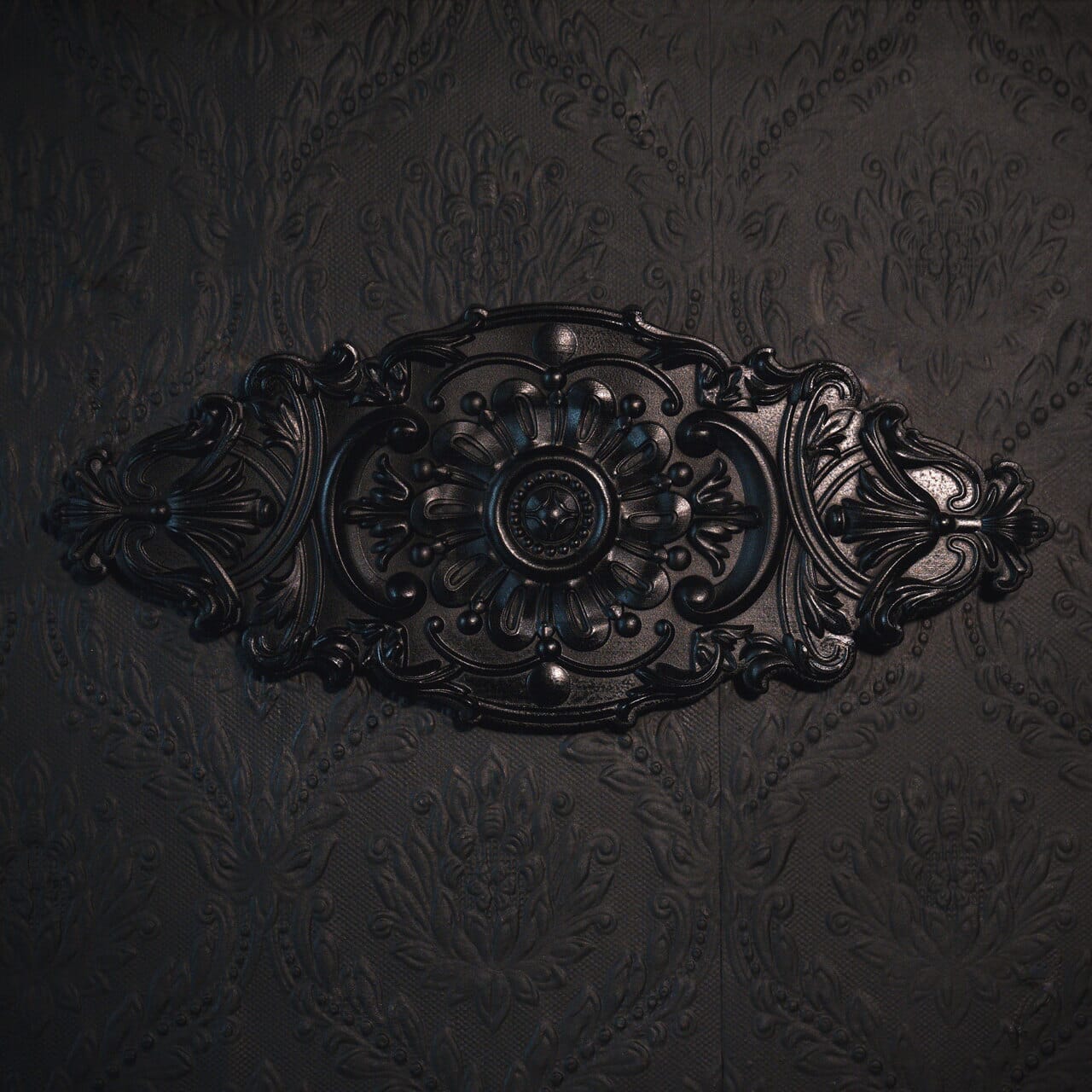 Reign - Baroque Wall Plaque - Image 7